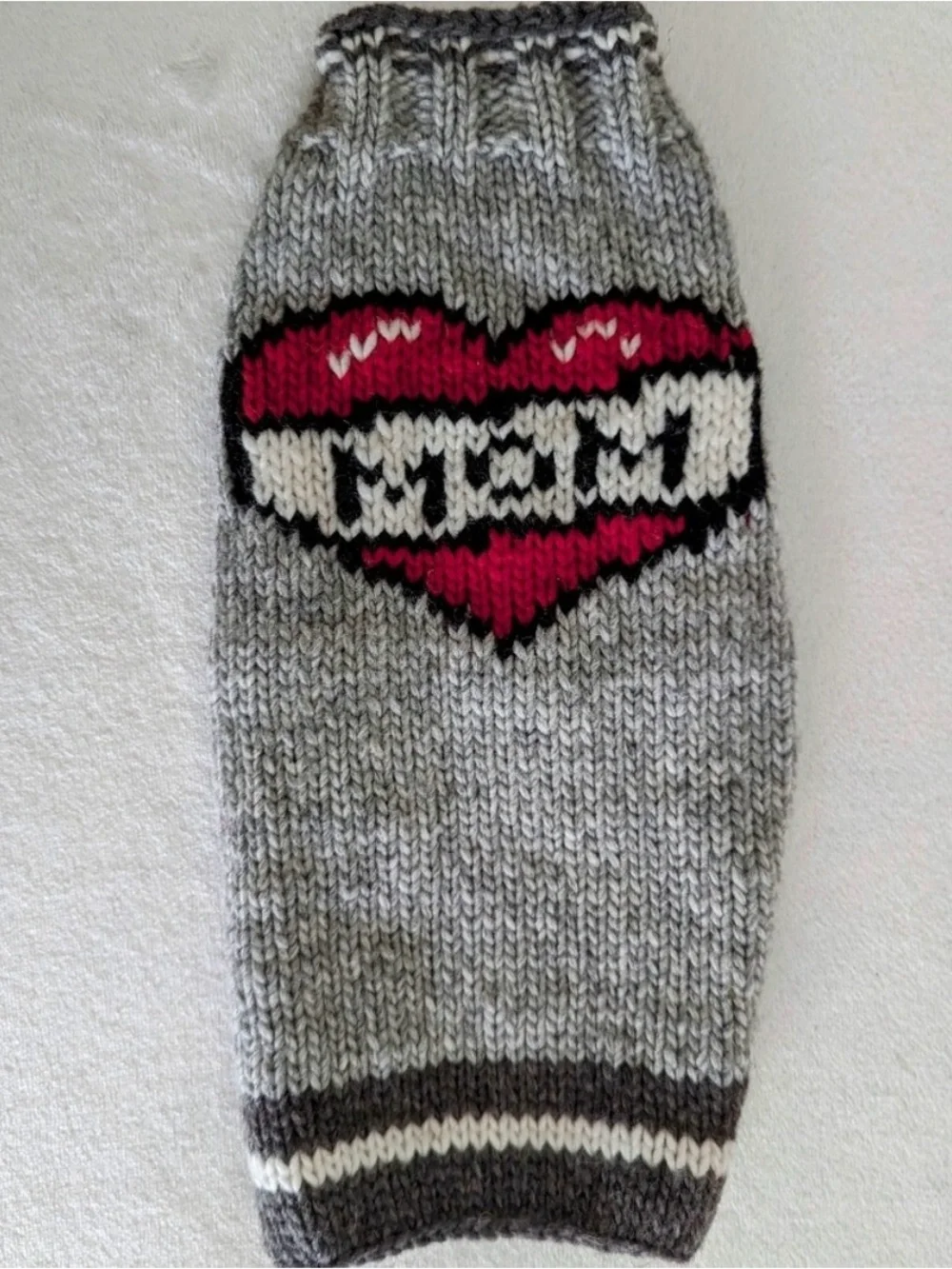 Chilly Dog Tattooed Mom Heart Sweater Wool Hand Knit Grey Red XS (5-10lb)
